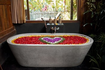 kawan antique ubud villa