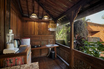 kawan antique ubud villa