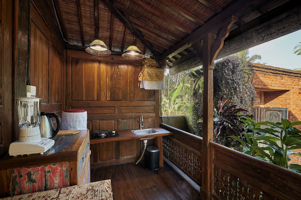 kawan antique ubud villa