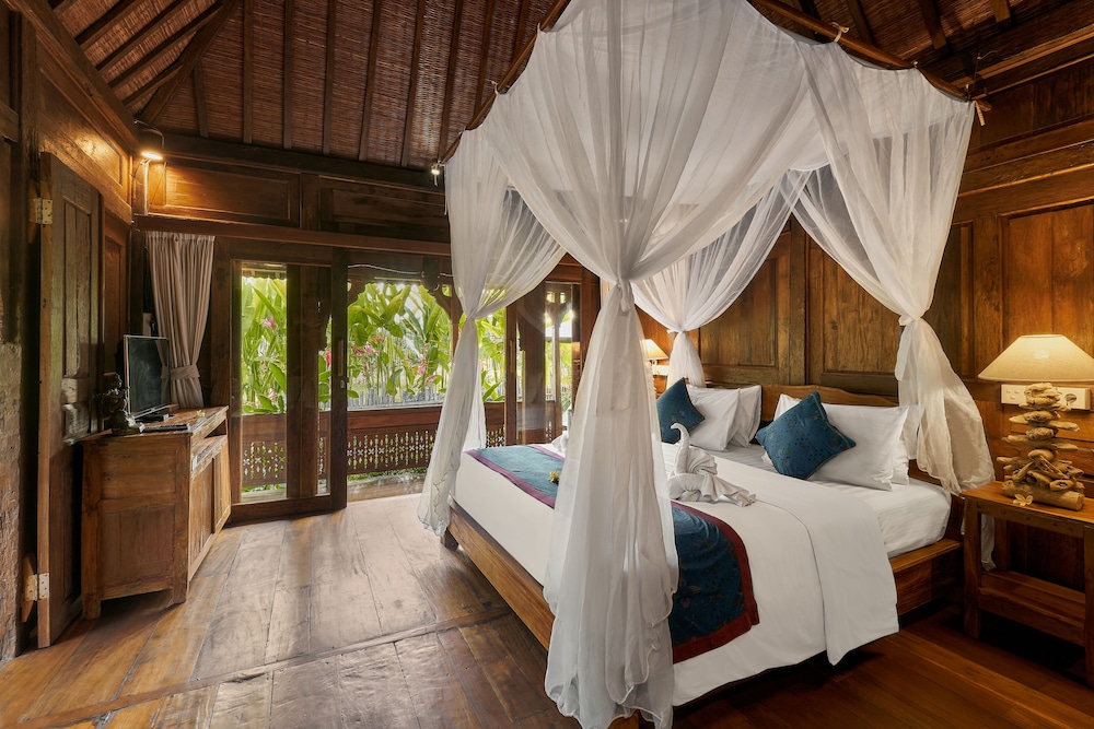 kawan antique ubud villa