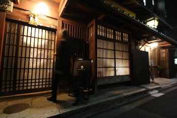 haruya umekoji hostel