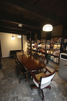 haruya umekoji hostel
