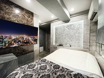 hotel rocks