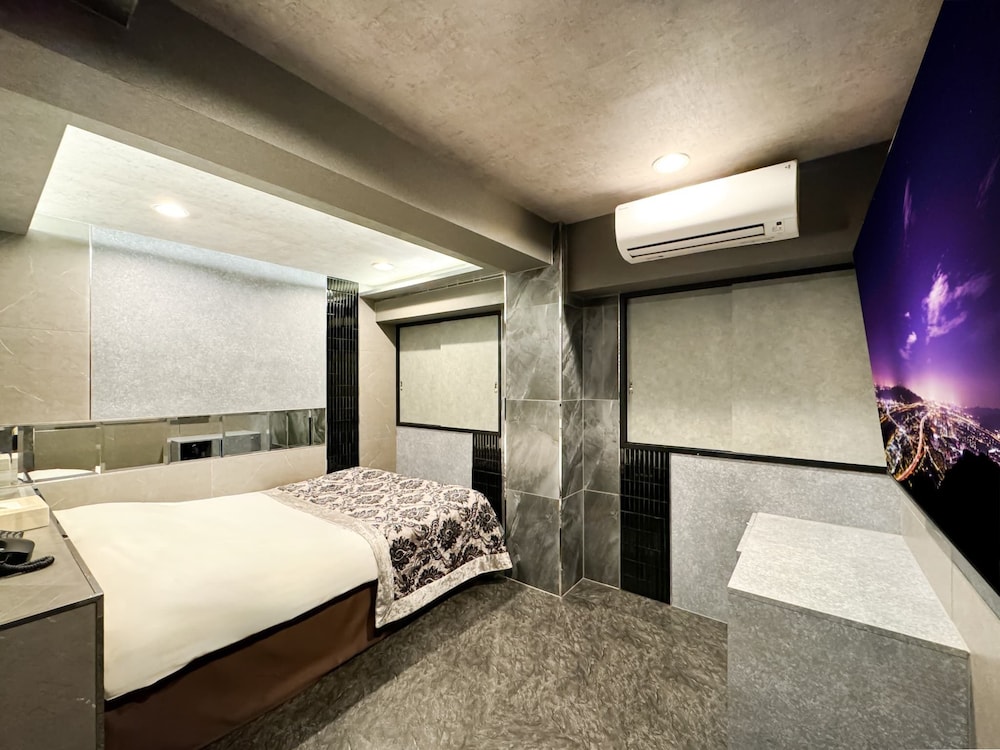 hotel rocks