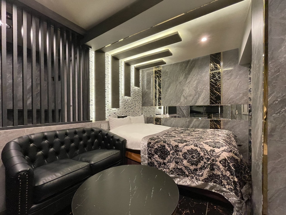 hotel rocks