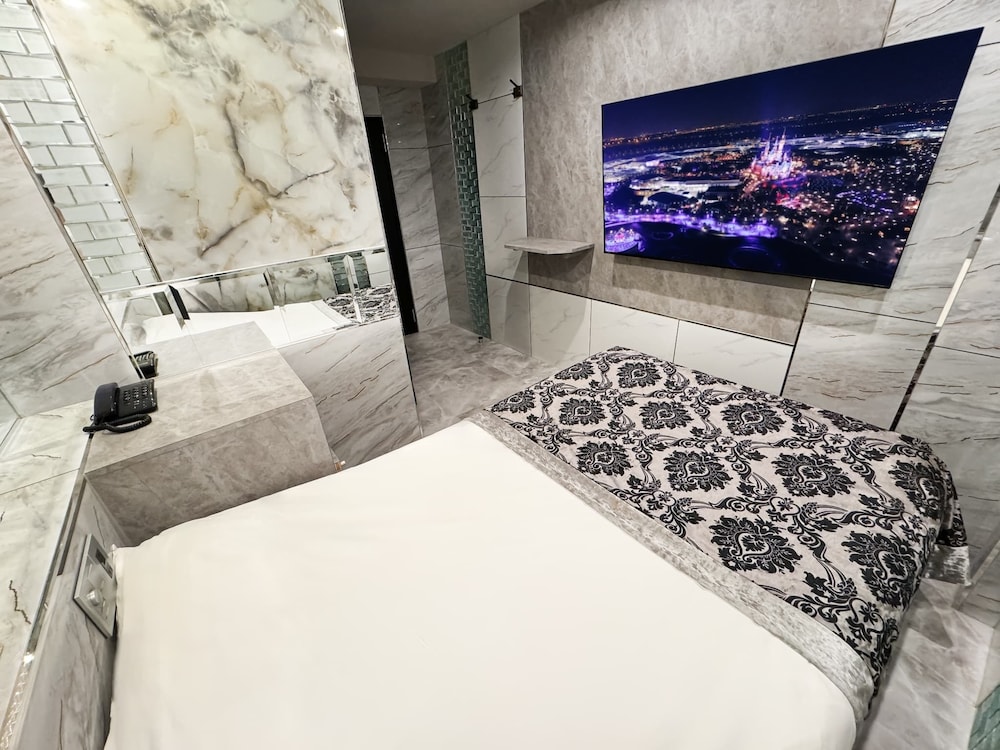hotel rocks