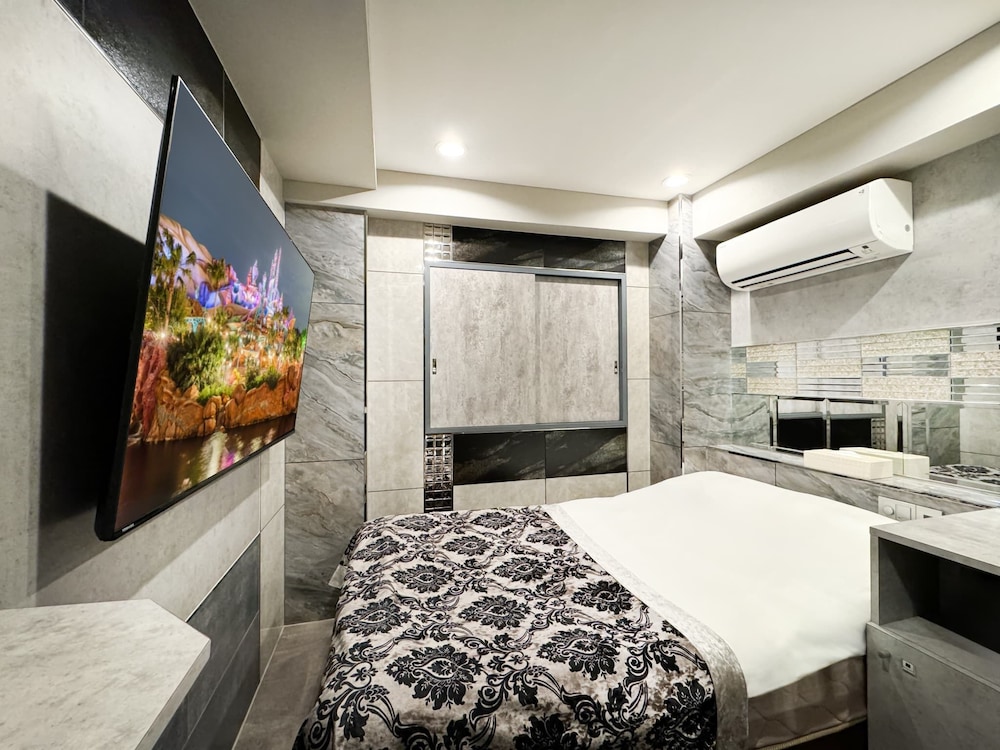 hotel rocks