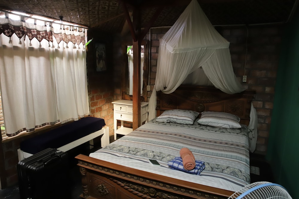 arjuna garden homestay hostel