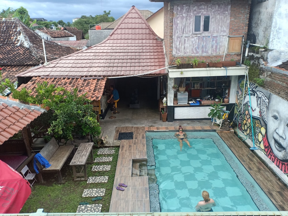 arjuna garden homestay hostel