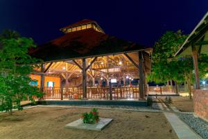Charlestina Beach Resort,Cape Coast>>Ampenyi,3.5 star