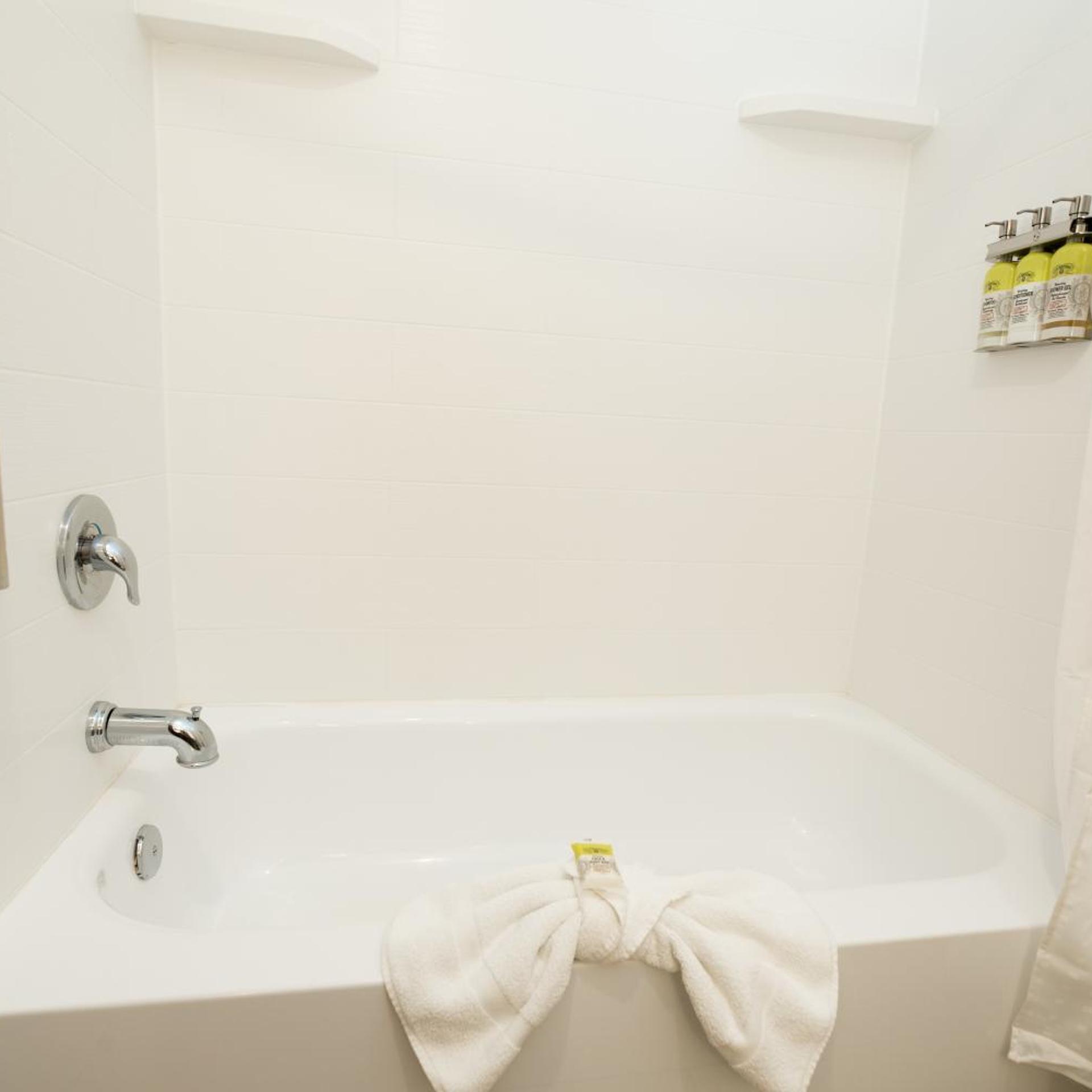 holiday inn express clinton by ihg