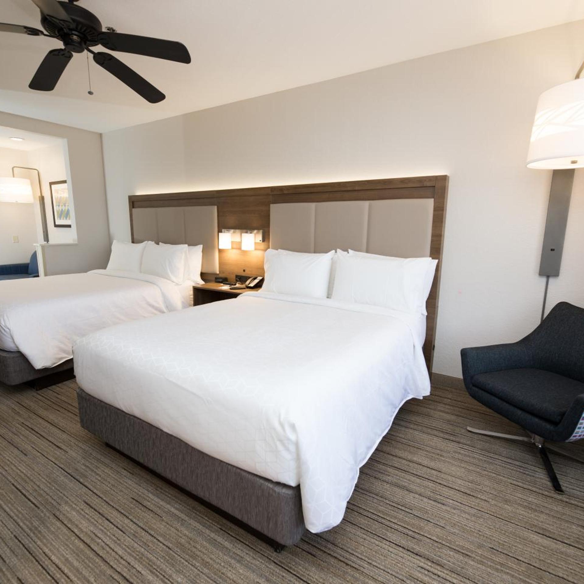 holiday inn express clinton by ihg