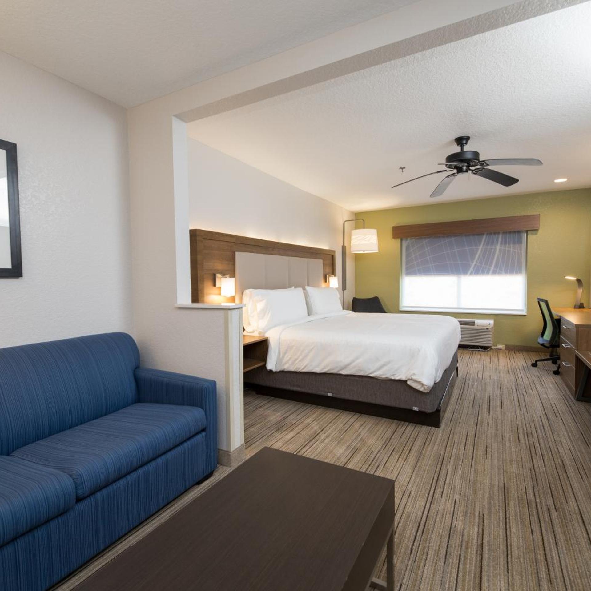 holiday inn express clinton by ihg