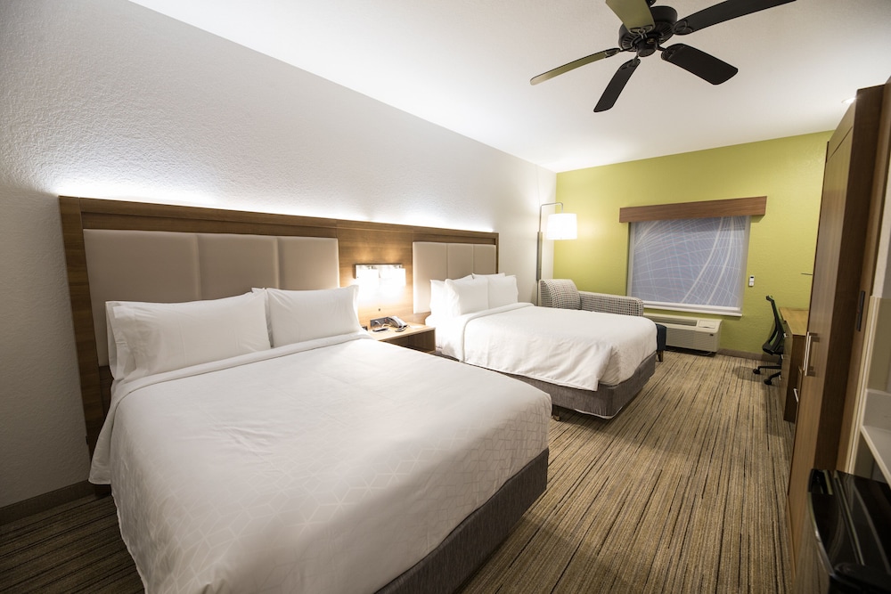 holiday inn express clinton by ihg