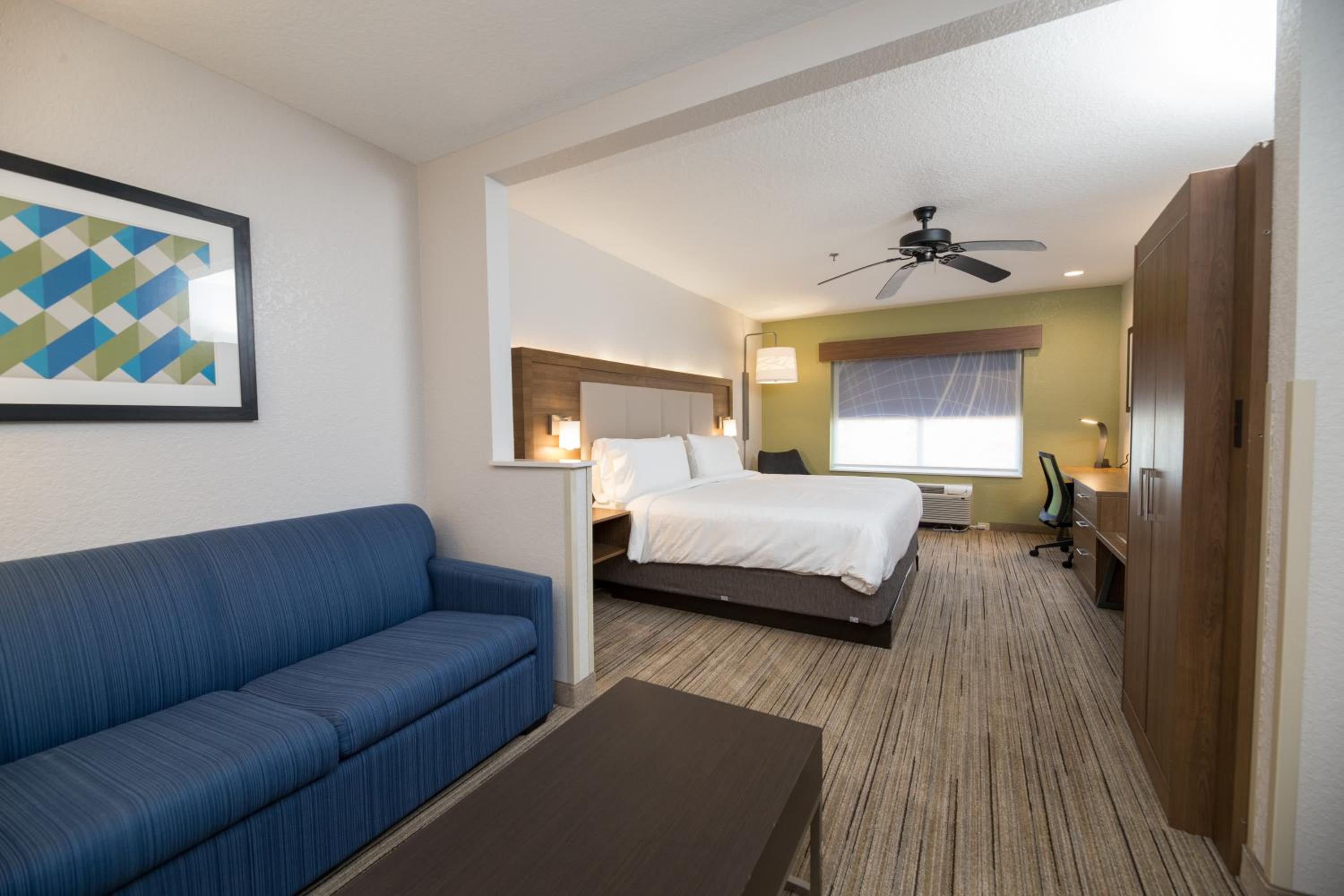holiday inn express clinton by ihg