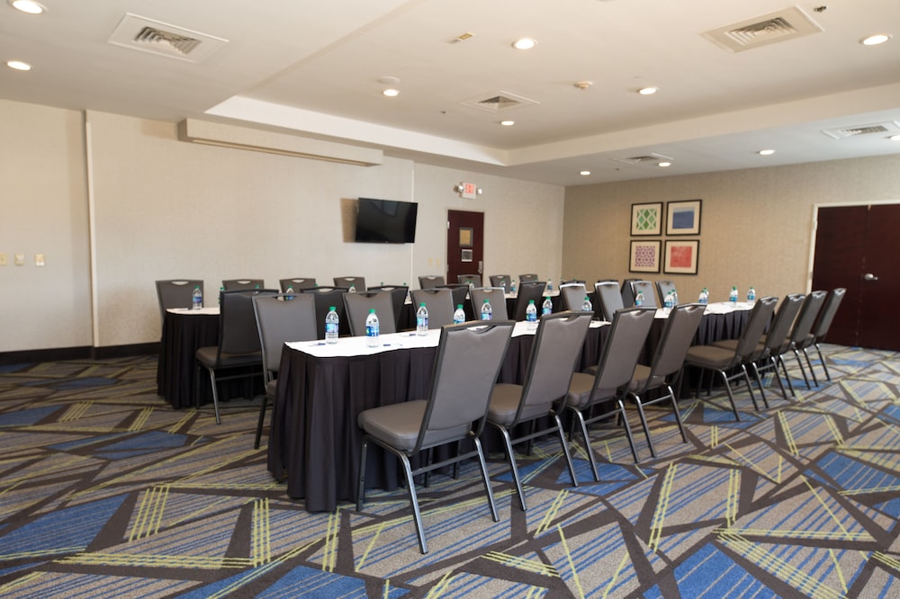 holiday inn express clinton by ihg