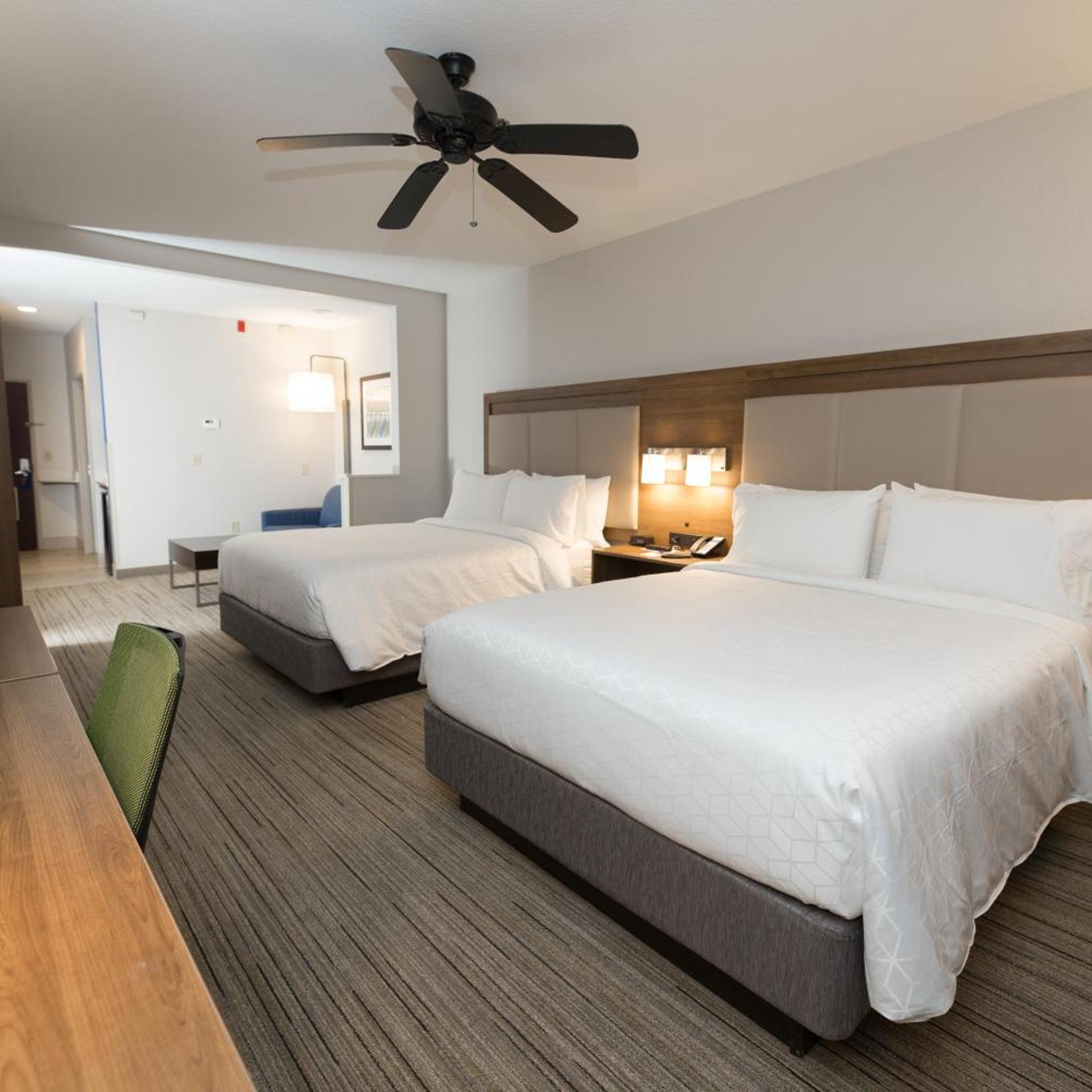 holiday inn express clinton by ihg