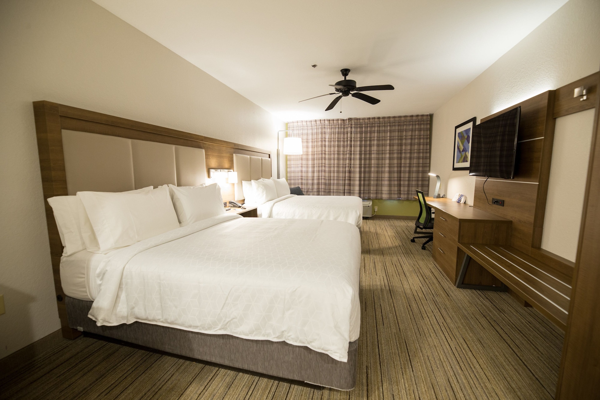 holiday inn express clinton by ihg