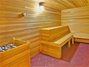 holiday inn express clinton by ihg