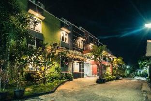 de kayakini hotel