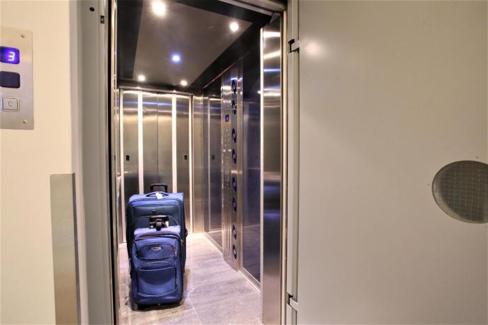 markopoulo mesogaias