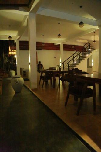 midigama holiday inn