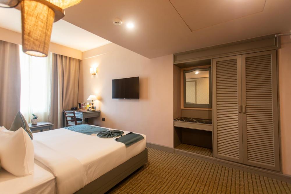 the international hotel