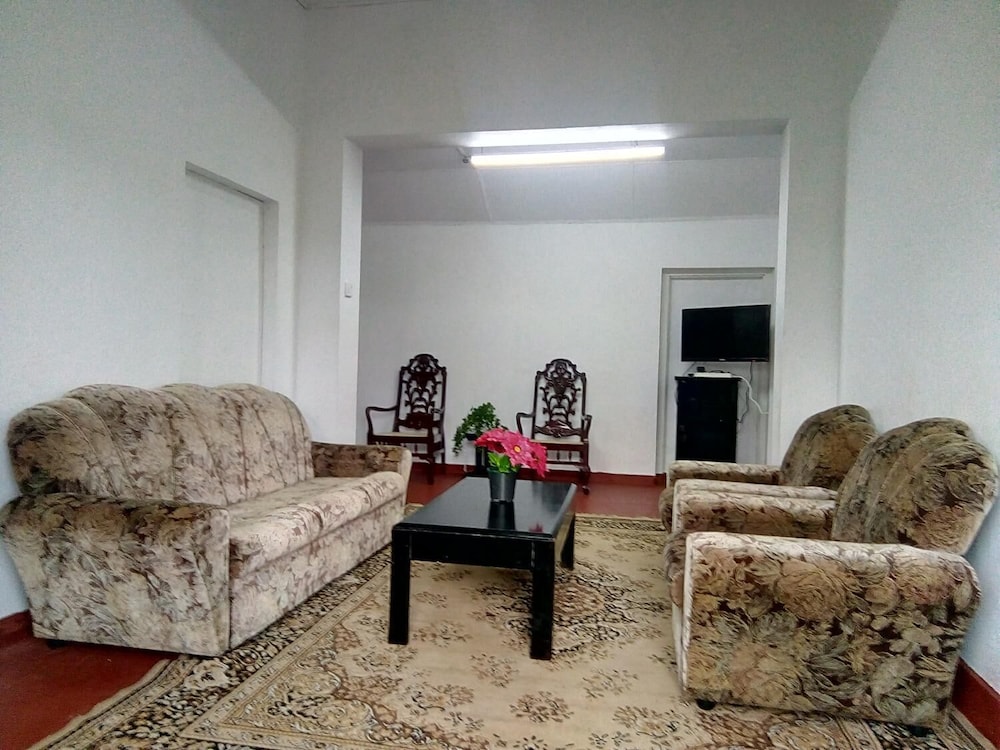 white cottage nuwara eliya