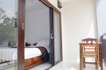 the grand riverside hotel 2 vangvieng