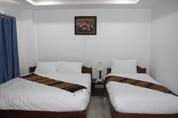 the grand riverside hotel 2 vangvieng