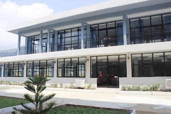 the grand riverside hotel 2 vangvieng