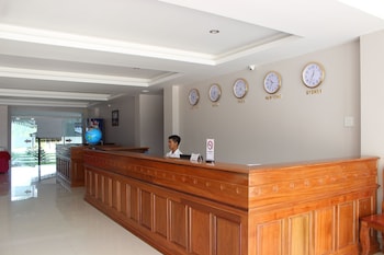 the grand riverside hotel 2 vangvieng