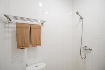 reddoorz plus karebosi area 2