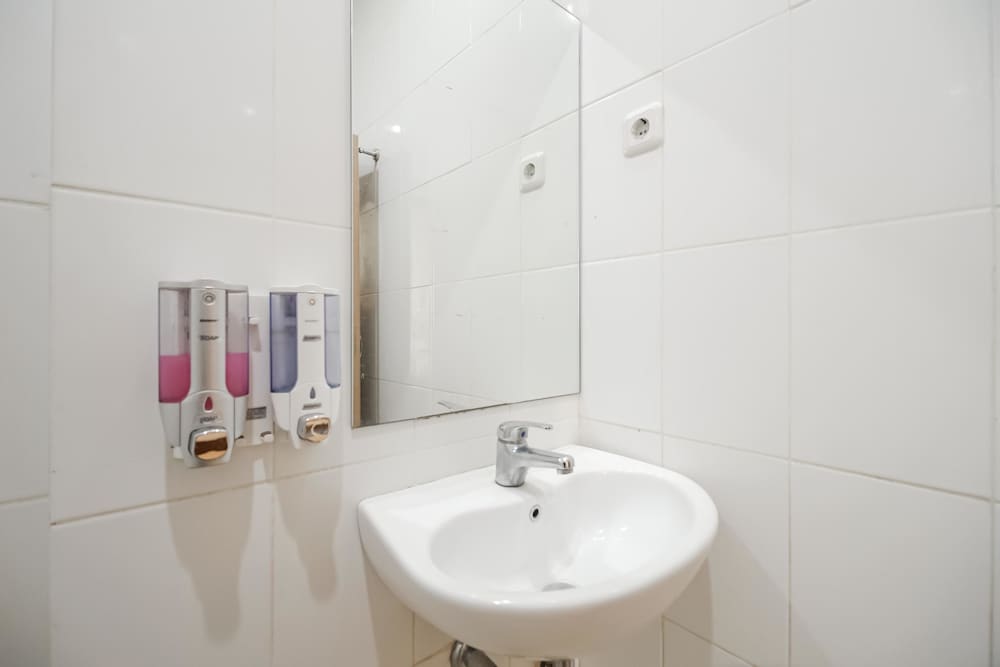 reddoorz plus karebosi area 2