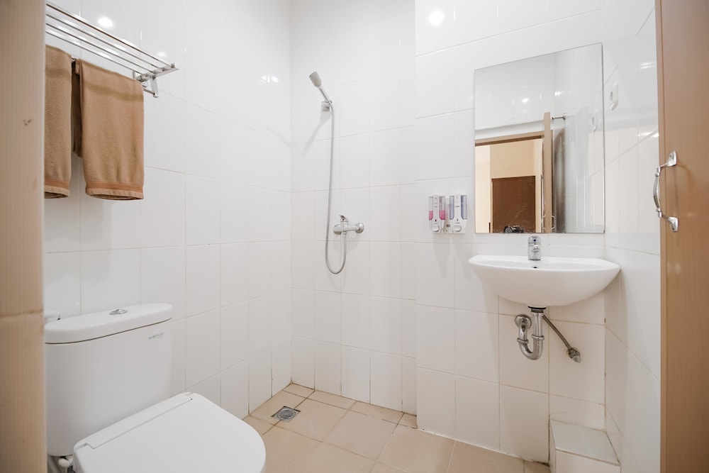 reddoorz plus karebosi area 2