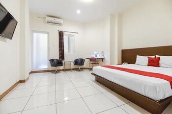 reddoorz plus karebosi area 2