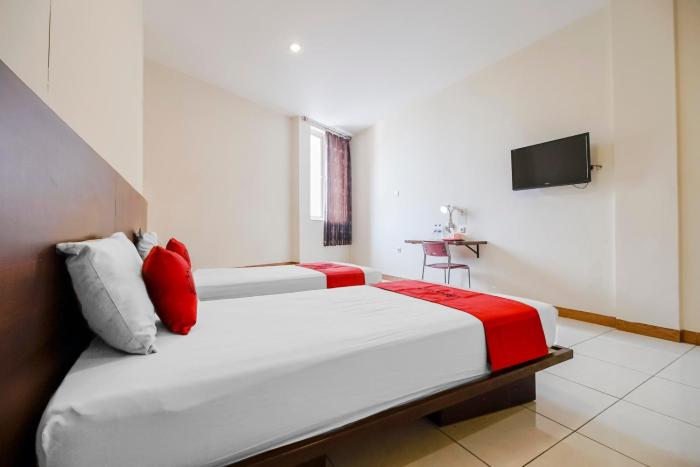 reddoorz plus karebosi area 2
