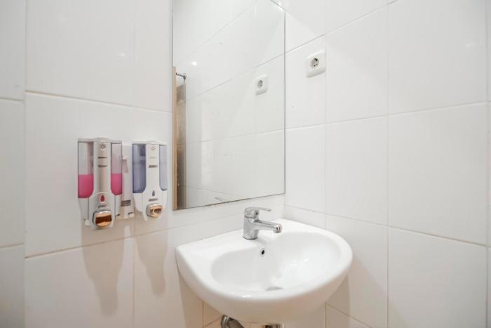 reddoorz plus karebosi area 2