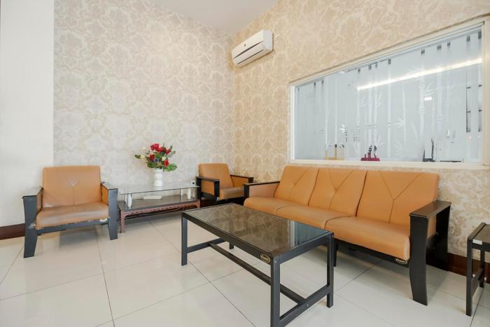 reddoorz plus karebosi area 2