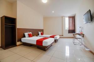 reddoorz plus karebosi area 2