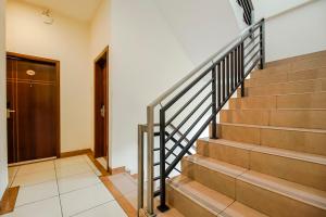reddoorz plus karebosi area 2