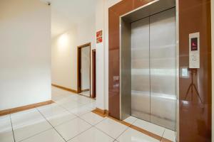reddoorz plus karebosi area 2