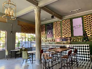 you empire hostel and bar