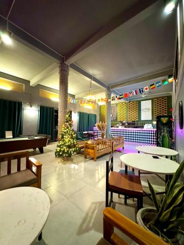 you empire hostel and bar