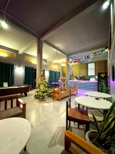 you empire hostel and bar