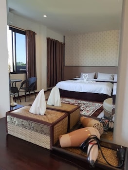 dongsay hotel thakhek