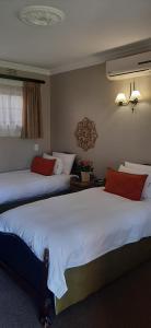 van dykshuis guest house