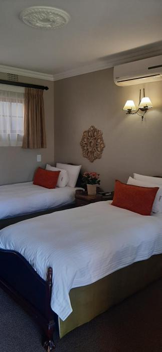 van dykshuis guest house