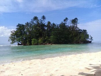 nusa nalan beach resort