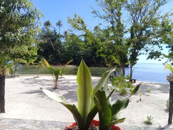 nusa nalan beach resort